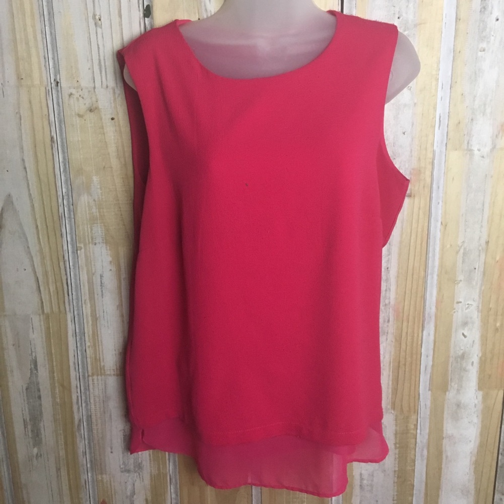 Sleeveless blouse.